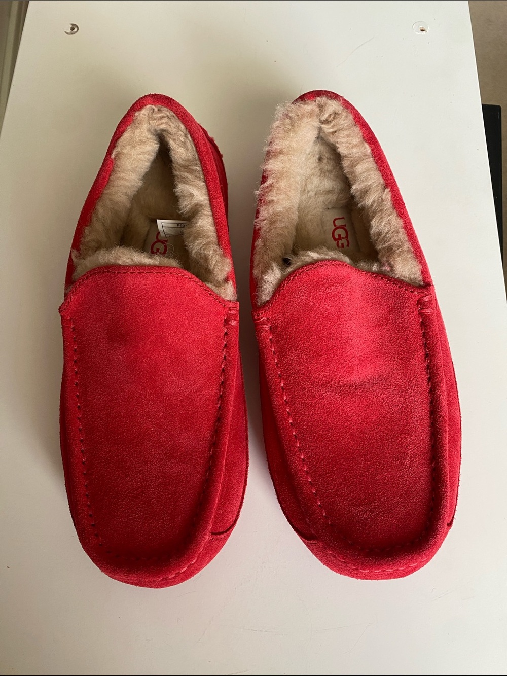NWOT UGG Samba Red Suede Ansley slippers Size 7